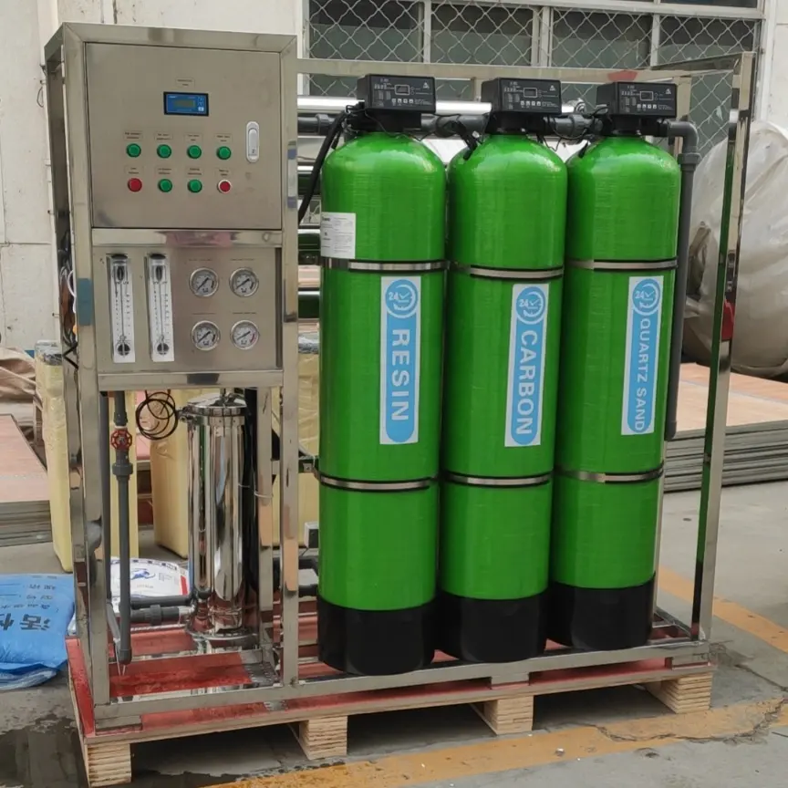 Ucuz RO su arıtma 1000lph 2000 lph basit 500l/h RO 1000l/h 3 FRP tankı ile osmose su filtrasyon makinesi 2500l/h