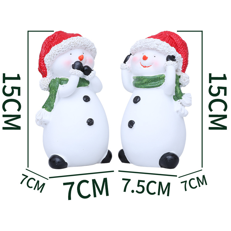 ตุ๊กตาหิมะสีขาวคู่หนึ่ง