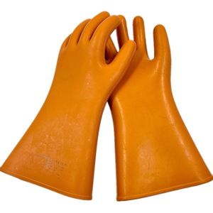 <span class=keywords><strong>12KV</strong></span>電気絶縁手袋高電圧ゴム安全手袋電気技師用耐久性のある衝撃加工手袋