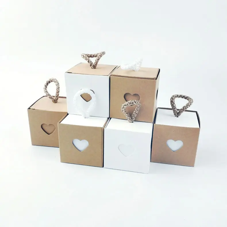 Cajas de papel Kraft con forma de corazón para decoración de fiestas, recuerdos de boda, color marrón y blanco, caja de embalaje de dulces
