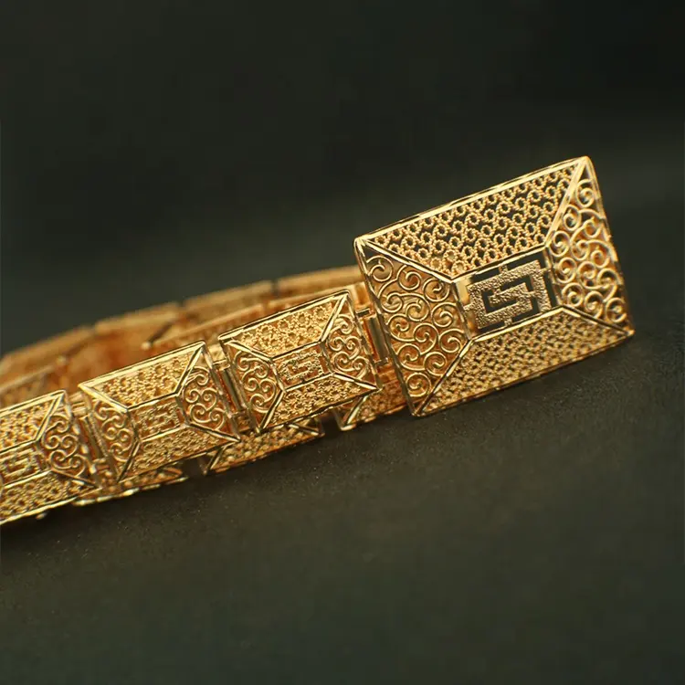 حار جديد المنتج المهنية الصين صنع الأزياء الذهب الخصر حزام على شكل سلسلة