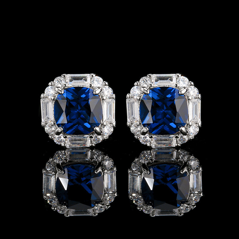 Boucles d'oreilles puces en cristal bleu pointu