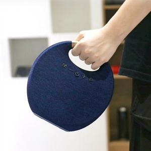 Sistema de altavoz con mango de aluminio, funda de tela con diseño de carcasa, batería recargable, micrófono incorporado - Product Image 5