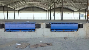 Los puertos de carga y descarga del edificio de la fábrica se pueden equipar con carretillas elevadoras y niveladoras de muelle de gran carga