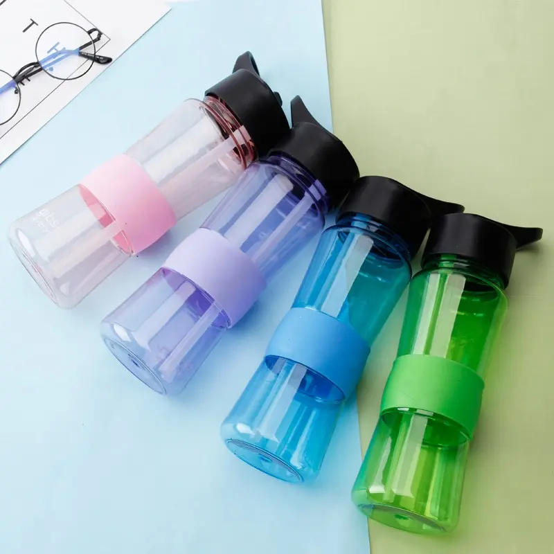 700ml Portable Plastic Sports Bottle With Straw Bpa Free Tritan Water Bottle With Silicone Sleeve