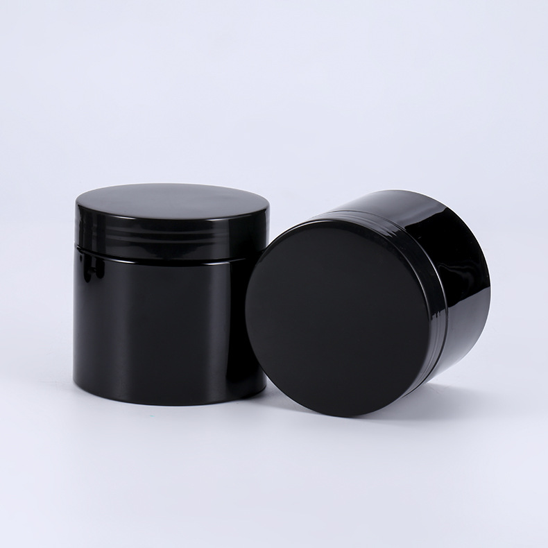 Pot noir avec couvercle noir