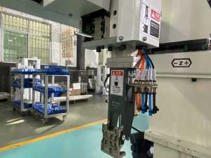 China Automation <strong>Brand</strong> Three Axis <strong>Robot</strong> Take Out <strong>Robot</strong> Plastic Product for Injection Molding Machine Pick and Place RQ900WS-S3 - Product Image 6