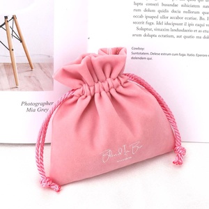 Özel Logo baskılı küçük pembe kadife küpe yüzük ambalaj çanta İpli kadife hediye takı kılıfı - Product Image 6