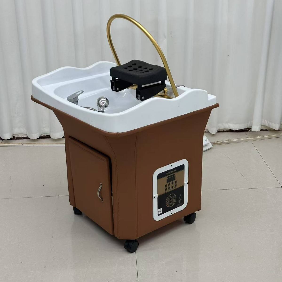 สีน้ำตาล