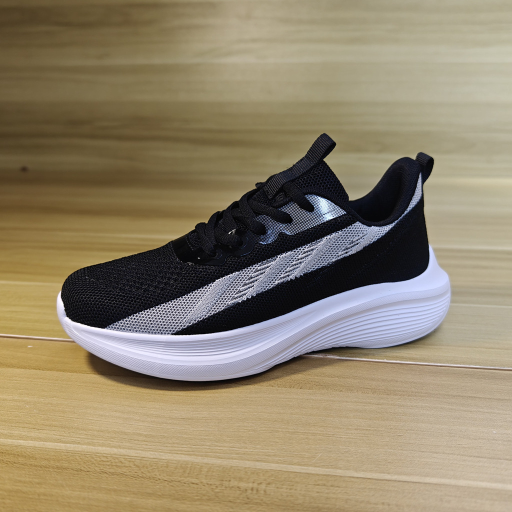 758 White and Black