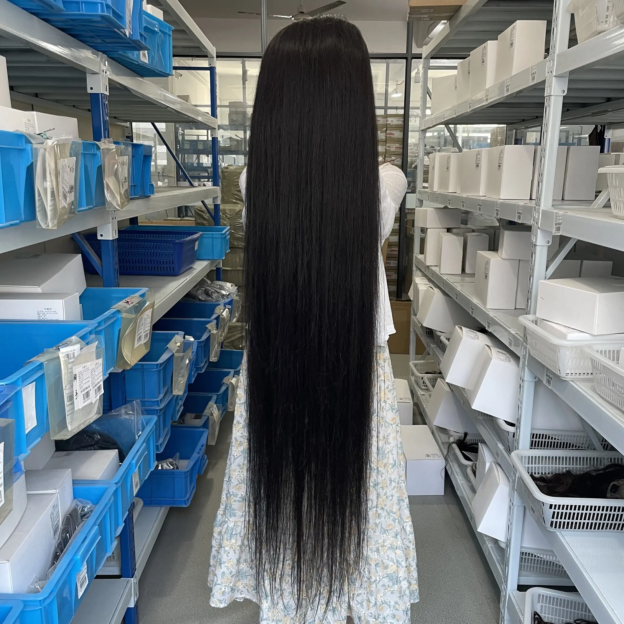 Perruque Lace Frontal Wig frisée péruvienne naturelle, cheveux humains vierges, pre-plucked, Hd, bon marché, pour femmes noires, vendeuse