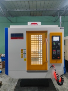 FANUC kontrolü ile OEM VMC600 dikey dokunarak merkez makinesi 1000 1100 VOC dokunarak işleme merkezi - Product Image 3