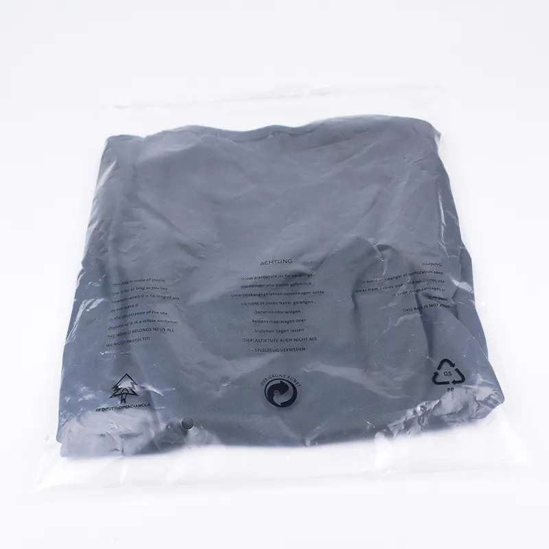 T-shirt écologique à bon prix avec fermeture éclair refermable emballage de vêtements sac en plastique givré zip-lock pe