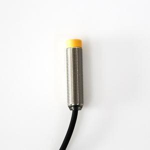 Analoger Ausgangs sensor M30 Ausgang 0-10V 0-20mA Kabel positions sensoren Kapazitiver Näherung sensor 15-30VDC 3/4 Drähte