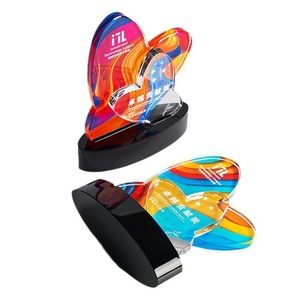 Sercive ve taahhüt için özelleştirilmiş kalp şekli renkli baskı kupa kristal kupa ödülleri - Product Image 5