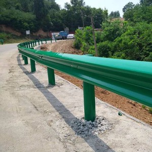 Dökme Safeti emniyet silindiri c sonrası trafik çarpışma demir koruma rayı galvanizli çelik w Metal kiriş otoban korkuluğu bariyer - Product Image 2