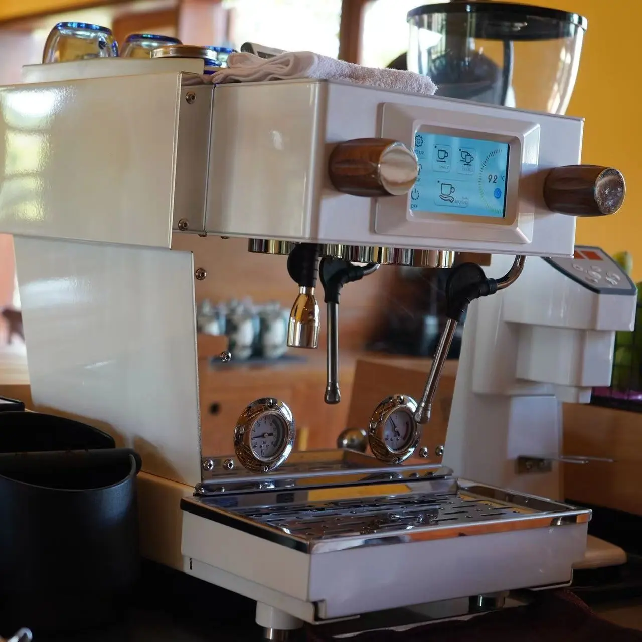 Halbautomat ische Espresso maschine für Coffeeshop, Hotel und Kaffee bar