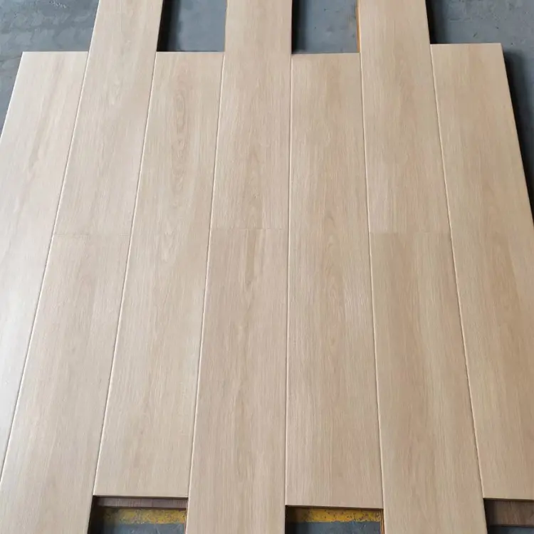 Golden Pine HDF Engineered pavimento galleggiante in laminato impermeabile Easy Living laminato MDF Board