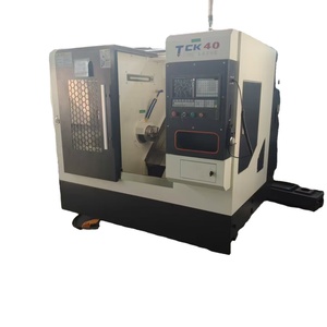 TCK40 Linear Guideway Slant Bed Torno CNC con mandril hidráulico 8-Tool Torreta C-Axis Bar Feeder - Product Image 1