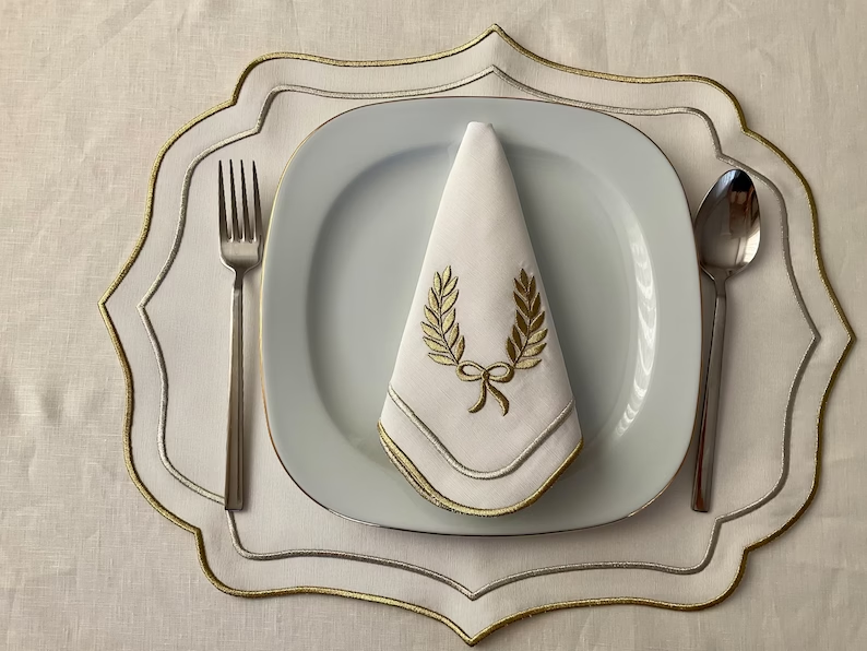 Serviettes en lin festonnées naturelles pour mariage