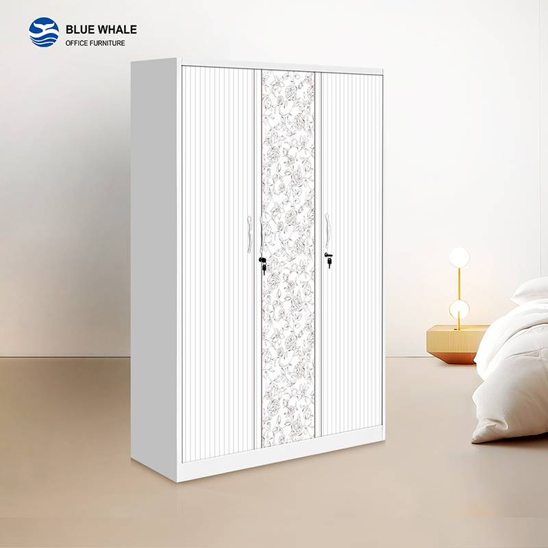 Armoire à trois portes