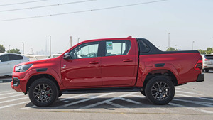 AVAILABLE in STOCK Used TOYOTA HILUX DC GR SPORT 4.0P at 4X4 MY 2022 <strong>RED</strong> Well Maintained Ready to Go - Product Image 4