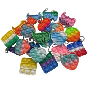 Bán buôn tùy chỉnh Silicone đồ chơi Mini <span class=keywords><strong>Pop</strong></span> căng thẳng cứu trợ Keychain Mặt dây chuyền phụ kiện mini popping Thần Tài Keychain - Product Image 1