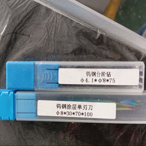 800 CNCフライス盤モーターコアコンポーネントプロセスドアと窓用アルミプロファイル - Product Image 1