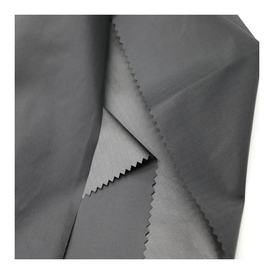 ผ้าผ้าแพรแข็ง100% ไนลอนรีไซเคิล0.5แบบ ripstop เคลือบด้วย PU