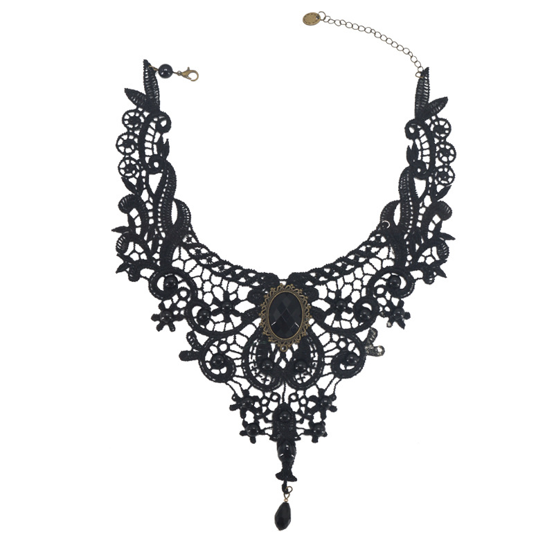 Pendentif collier en perles de dentelle noire