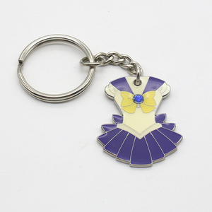 Anime anahtarlık özelleştirilmiş demir çinko alaşım Metal 2D yumuşak emaye anahtarlık ile epoksi japonya Manga Sailor Moon mor elbise anahtarlık - Product Image 1