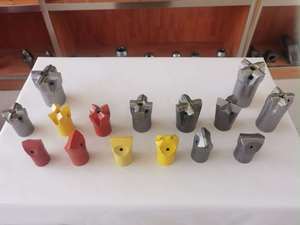 高速度30mm鋼カーバイドテーパースチゼルビット50mmスカート長ロックドリルビット鍛造機械部品用 - Product Image 3