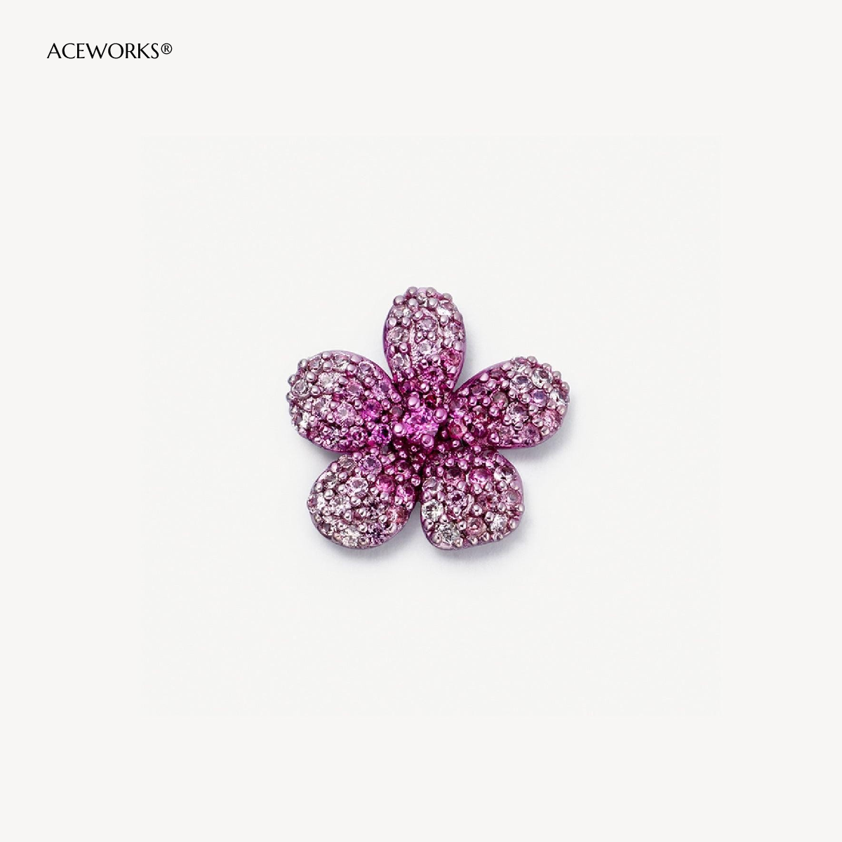 Accessoires de fleurs violettes