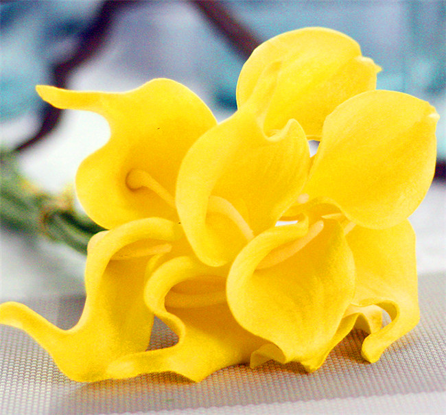 Jaune