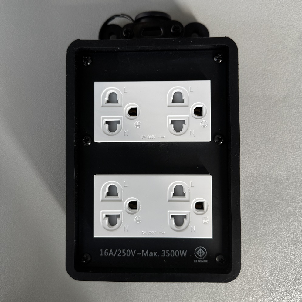 Boîte en caoutchouc duplex