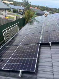 SUN-5/6/7.6/8K-SG01LP1-US Inversor solar híbrido 48V Fase dividida 120V/240V Salida de CA 60Hz Frecuencia 60V Entrada Volta