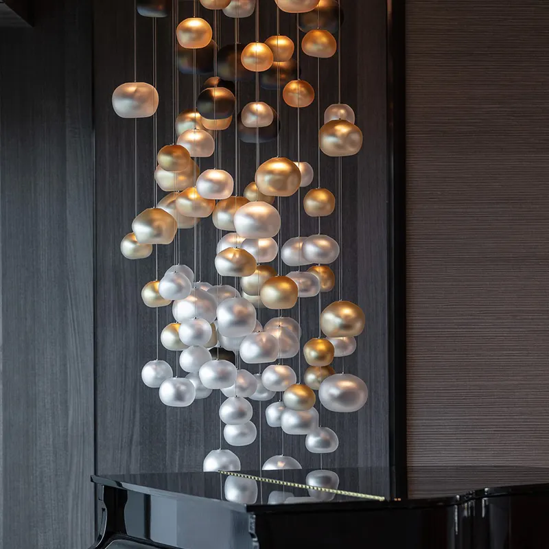 आधुनिक होटल कमरे में रहने वाले चांदी सोना लक्जरी गिलास गेंद झूमर