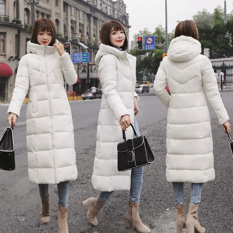 2023 Plus size 6xl giacca invernale da donna di media lunghezza imbottita sopra il ginocchio con logo personalizzato giacca imbottita con cappuccio