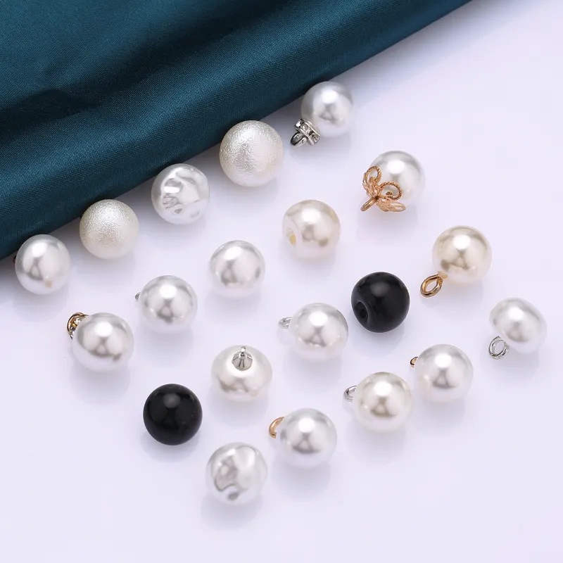 Botones de bola de cuentas brillantes de varios tamaños Botones de vástago de metal con perla para camisas
