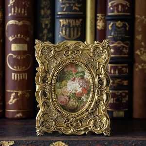 Wholesale <strong>6</strong> <strong>X</strong> <strong>4</strong> Gold Aged Oval Photo <strong>Frame</strong> Freestanding Leaf Floral Design Resin Material Angel Style Sculpture Model Decoration - Product Image 5