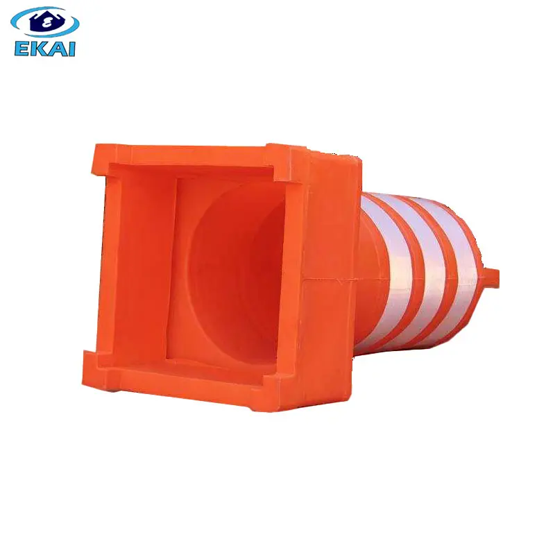 Coni di sicurezza stradale materiale in PVC morbido di colore arancione con nastro riflettente alto per la sicurezza stradale