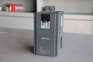 モータードライバインバーター220v 1相入力380v 3相出力Vfd可変速度変換器可変周波数インバータ - Product Image 3