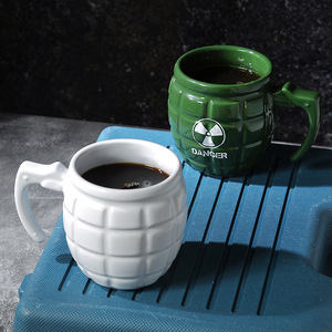 2024 ใหม่ถ้วยกาแฟเซรามิคสีดําสร้างสรรค์ถ้วยระเบิดมือพอร์ซเลน - Product Image 4