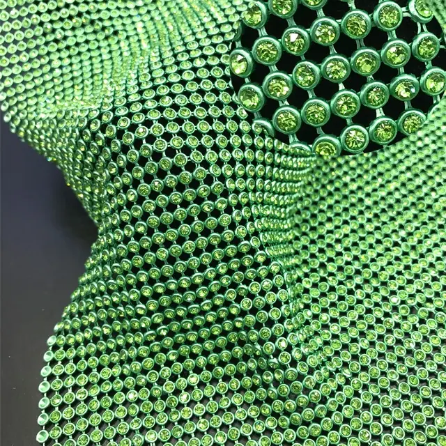 S117 3 MILLIMETRI di Alta qualità di colore verde di cristallo del rhinestone mesh Senza colla di alluminio del metallo del foglio di strass