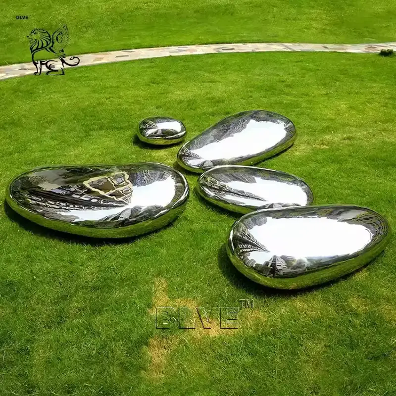 BLVE 야외 공원 현대적인 디자인 조경 장식 금속 추상 거울 광택 스테인레스 스틸 조약돌 조각