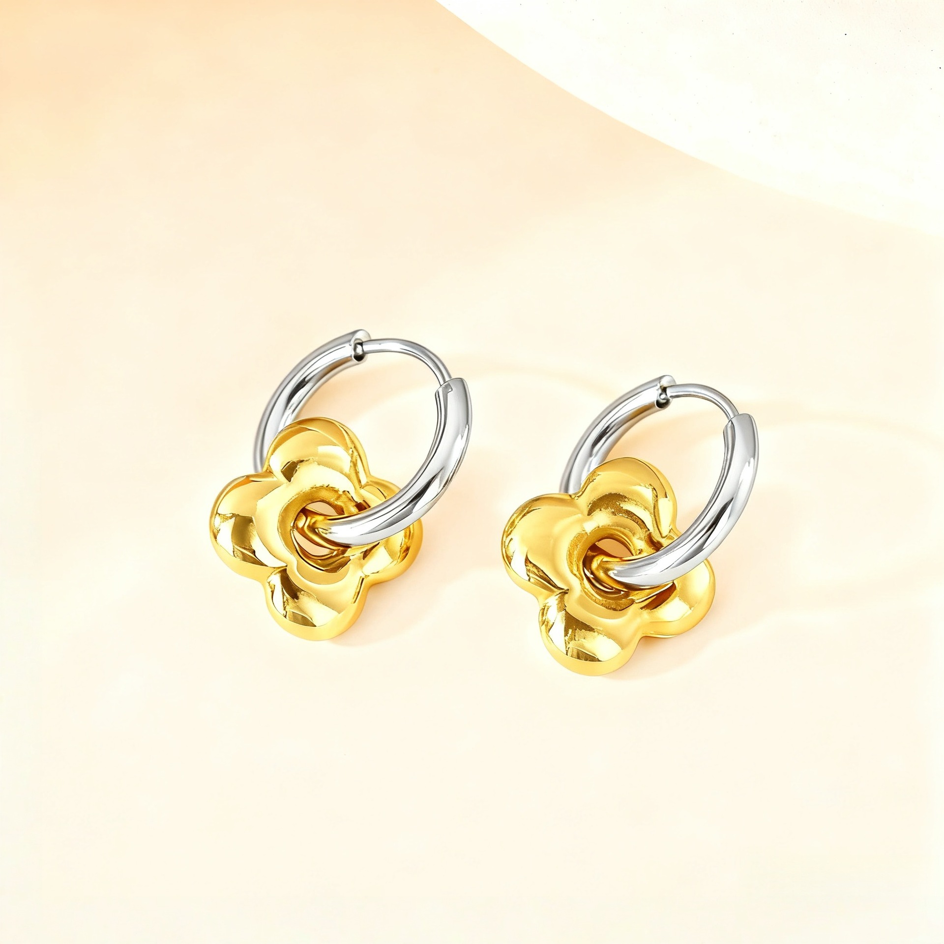Boucles d'oreilles 2*10 Trèfle à quatre feuilles 13*13mm Bicolore