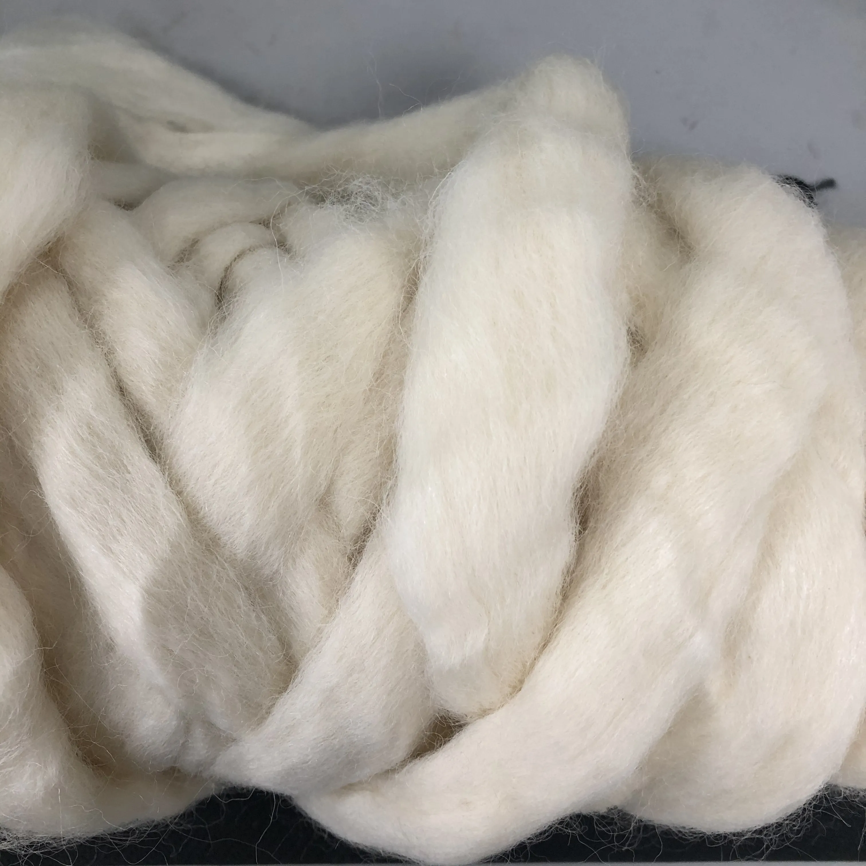 36-37mic New Zealand Wool Roving Sheep Wool Tops For Spinning Yarn
