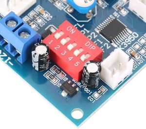 PWMファンスピードコントローラモジュールDC 12V 4ワイヤサーモスタットセンサー付き温度制御IC製品 - Product Image 1