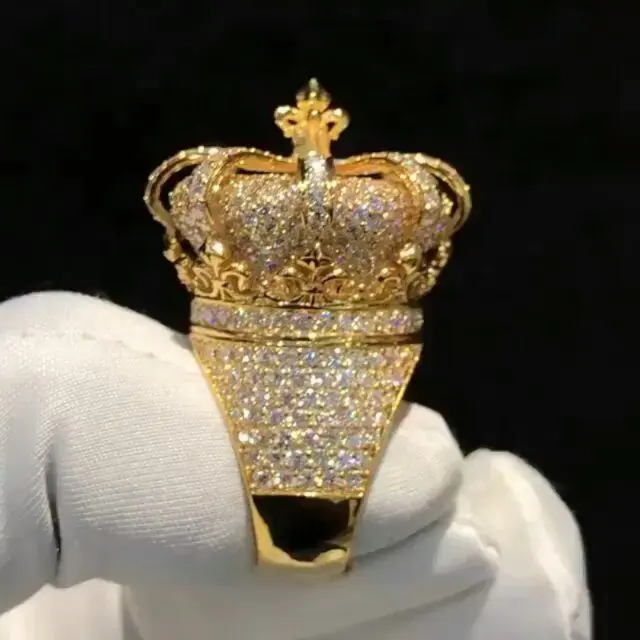 Anelli da uomo Design di lusso inciso taglio rotondo 4ct Moissanite anello Hip Hop argento 10k 14k oro 3D anello corona ghiacciata