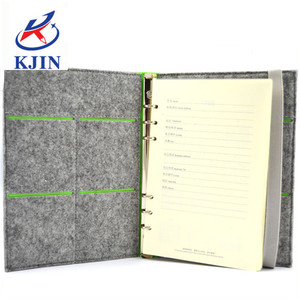 Записная книжка из биоразлагаемого войлока ISO BSCI с эластичным шнуром - Product Image 2